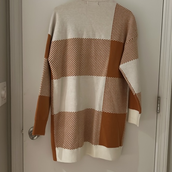 Cardigan - Picture 2 of 3